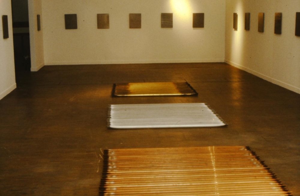 〈関係-種子・土・水・空気〉 1986年 種子,土,水,空気,鉛,真鍮,銅,アルミニウム